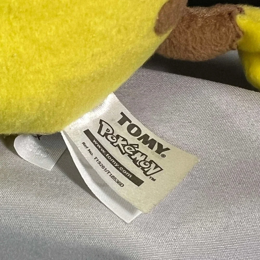 Pokemon Pikachu Yellow Tomy Nintedo‎ Plush Stuffed Animal 2018 9